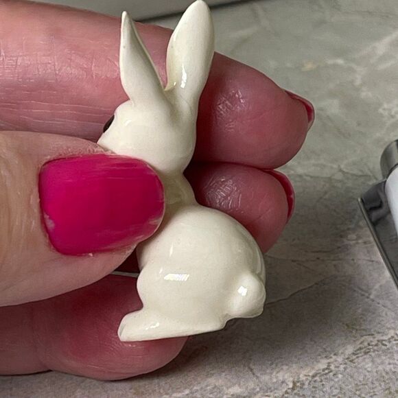 Vintage Hagen-Renaker “ Papa Rabbit” miniature figure. - Picture 6 of 6